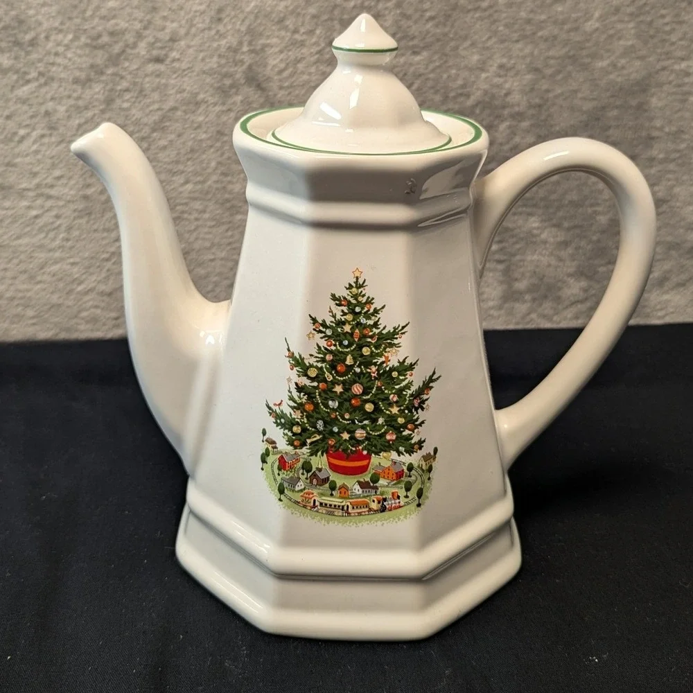 Pfaltzgraff Tea Pot Heritage Christmas Tree Stoneware White Green Trim USA 1980s